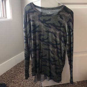 American eagle plush camouflage shirt (S)